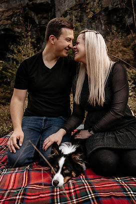 Pärchen und Hund