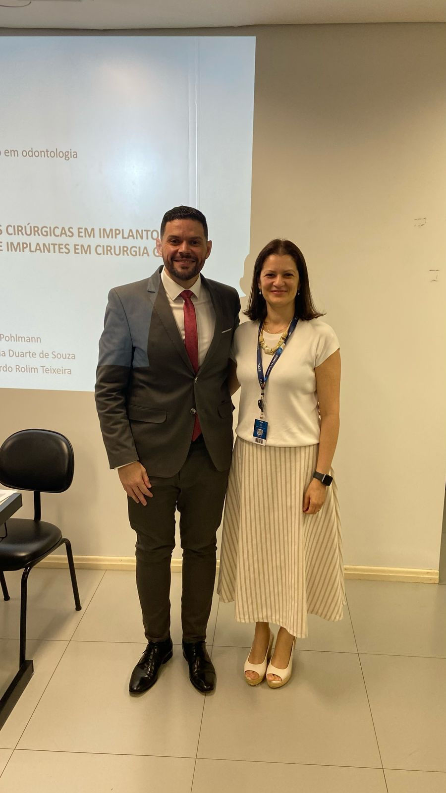 Felipe Pohlmann e Dra. Ana Paula Duarte de Souza, orientadora do projeto.