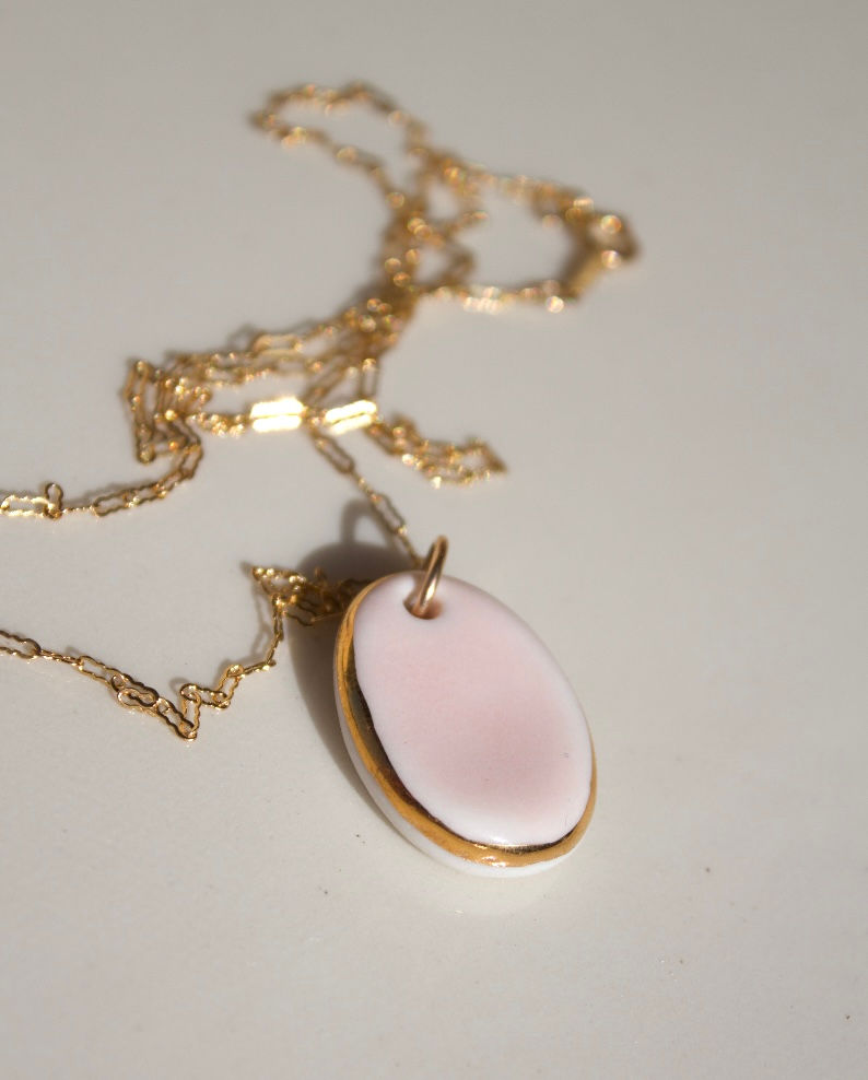Médaillon 'fève rose'