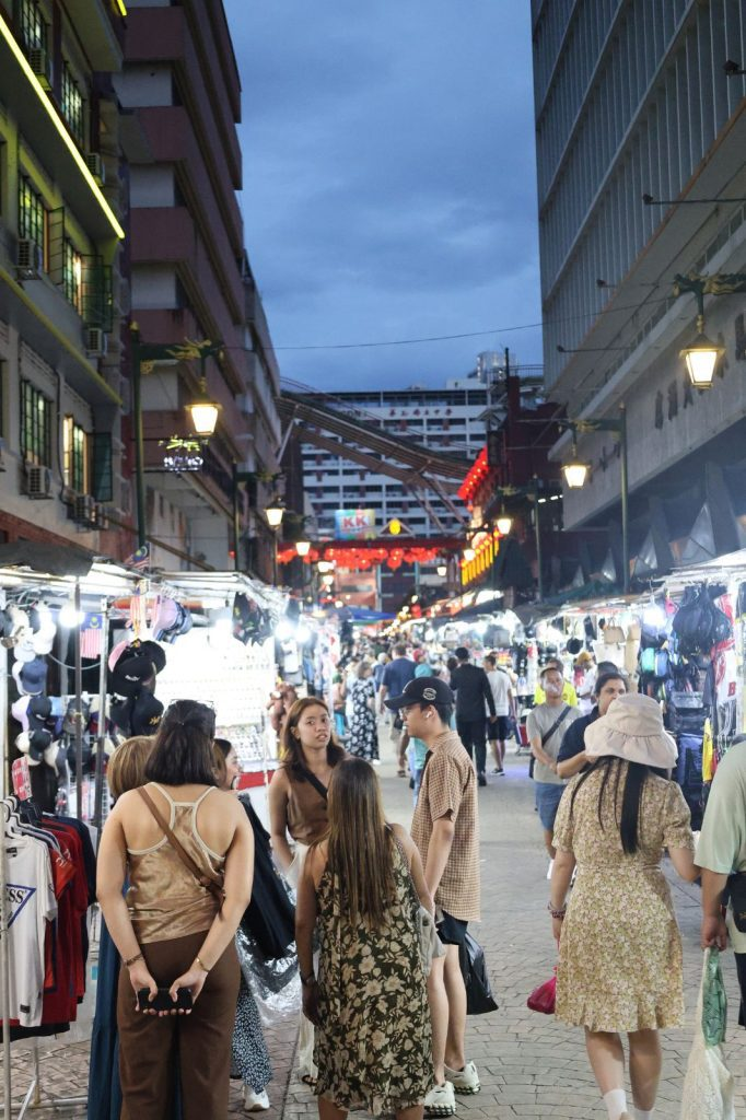 chinatown kl at night, night market kl