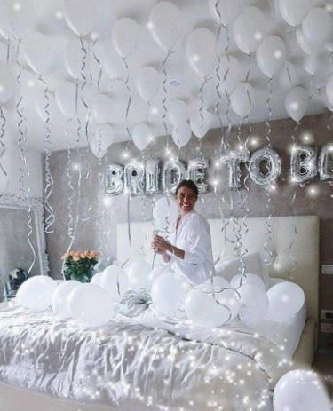 Thumbnail: helium balloons