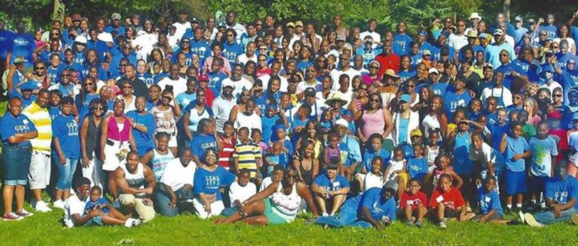 What a beautiful group of family members!