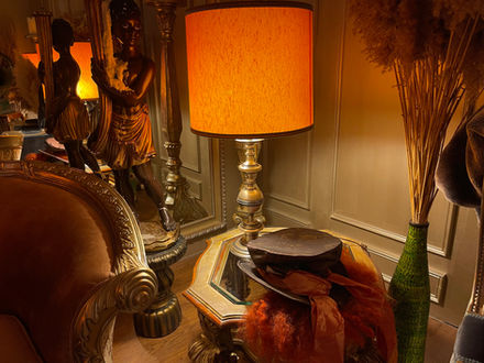 photo studio style boudoir baroque vintage
studio photo boudoir Lausanne
shooting dans un hôtel à Lausanne 
séance photo à domicile Suisse