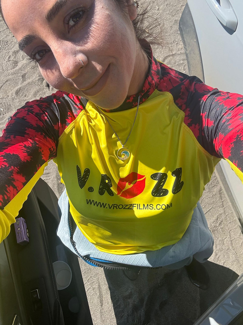 Viviana com sua peça da coleção Eternal Collection em Lycra, no sul do Chile
