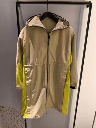 Moncler 現場連線中🔥 多種新款服飾🤩 還不趕緊來詢問✅