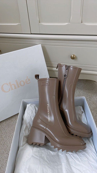 美腿神靴
Chloe betty boots