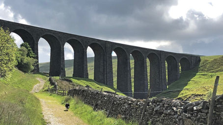 Stile free Walk To Great Knoutberry Hill