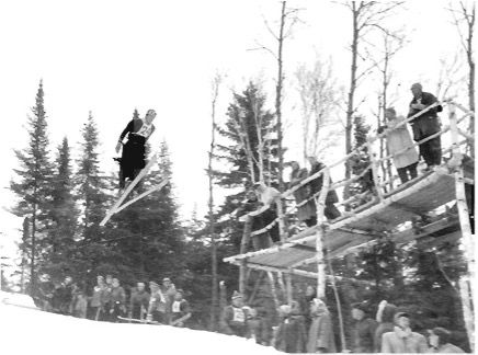 La technique évoluait en se penchant plus sur les skis. Mais pour une bonne forme, les skis devaient être parallèles.