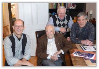Sylvain Maher, propriétaire du Clos Rolland, Lucien Rolland, Michel Lamoureux et Pierre Dumas