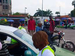 Sensibilisation des élèves aux dangers de la conduite automobile lors de la 13e Journée africaine de la sécurité routière