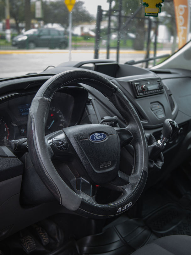 Ford Transit — foto 15 de 40