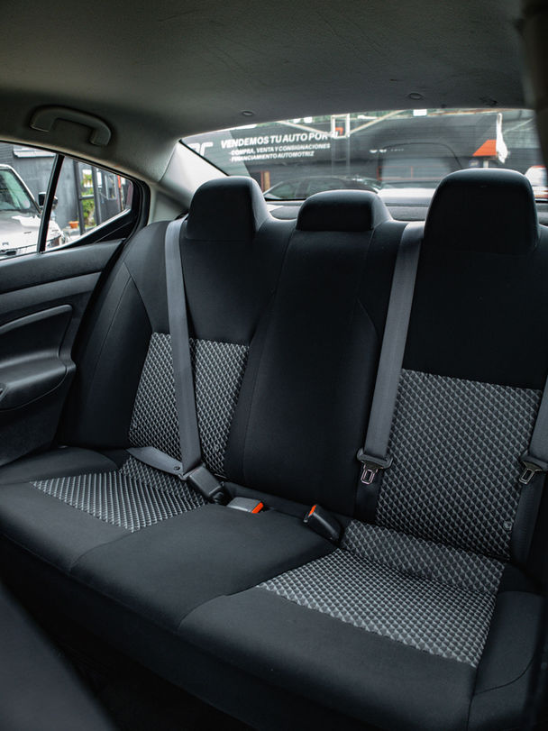 Nissan Versa — foto 19 de 40