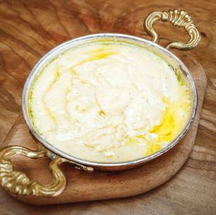 Bolu Dağı’nda köy tereyağıyla hazırlanan uzayan muhlama görüntüsü