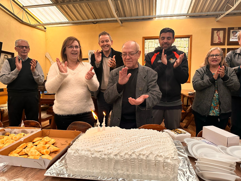 Aniversariantes são homenageados