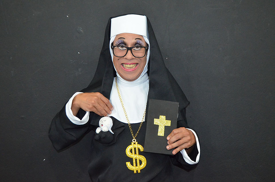 Irmã Agnes (Roberto Isler).