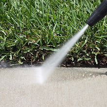 Pressure-Cleaning-Sidewalk-Closeup-700x7