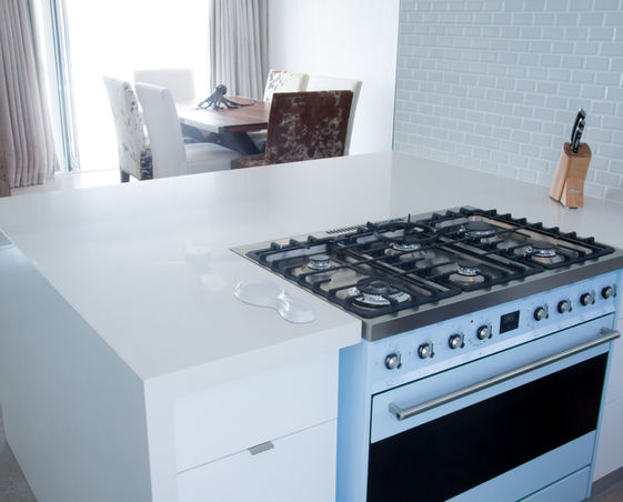 Vanilla Quartz Kitchen Countertop