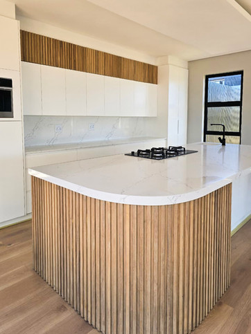 ProQuartz Calacatta Mist Kitchen island countertop and splash back