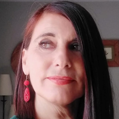 Silvia Hernández, vocal