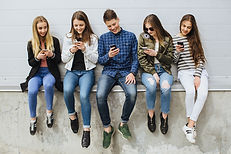 Teenagers-with-smartphones.JPG