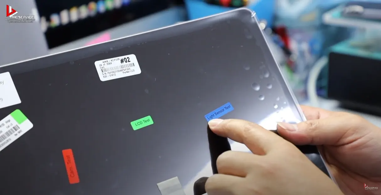 Macbook Air A2337 จอเพี้ยน