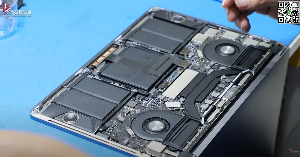 เปลี่ยน LCD MacBook Pro 13 นิ้ว จอแตก จอเป็นเส้น