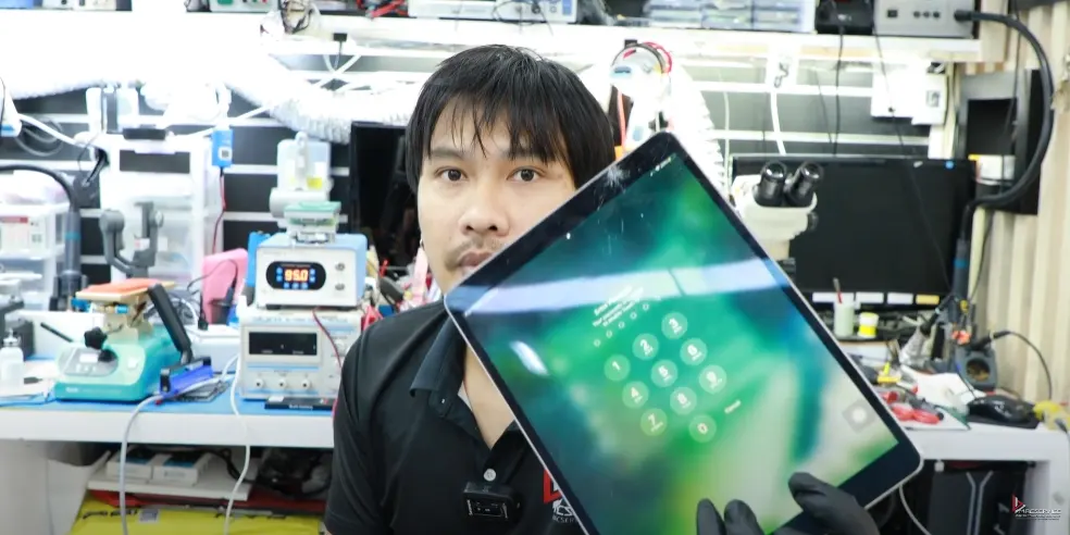 iPad Pro จอร้าว จอสีเพี้ยน