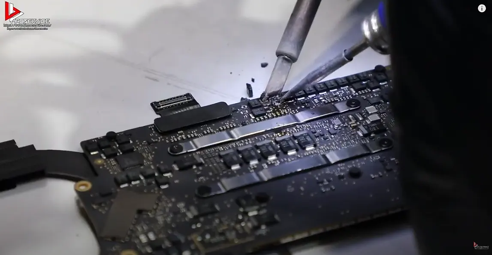 Macbook Pro 13 นิ้ว A2251 เปิดไม่ติด