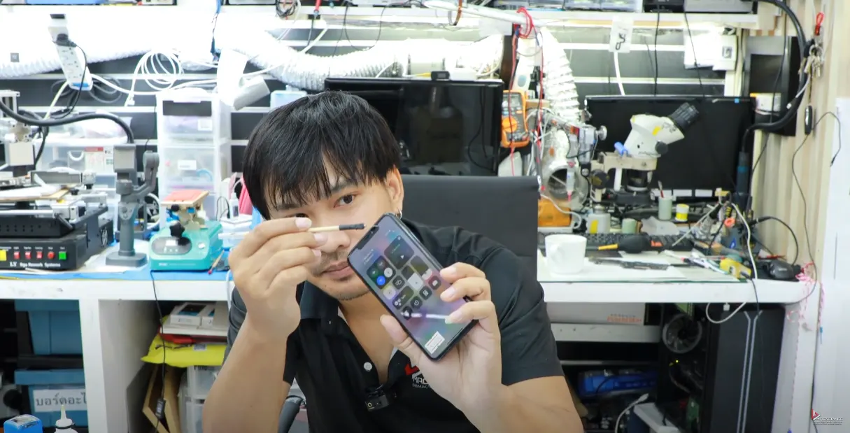 iPhone 11 Pro Max ไม่มีบริการ ไม่มีสัญญาณ (NOSERVICE)