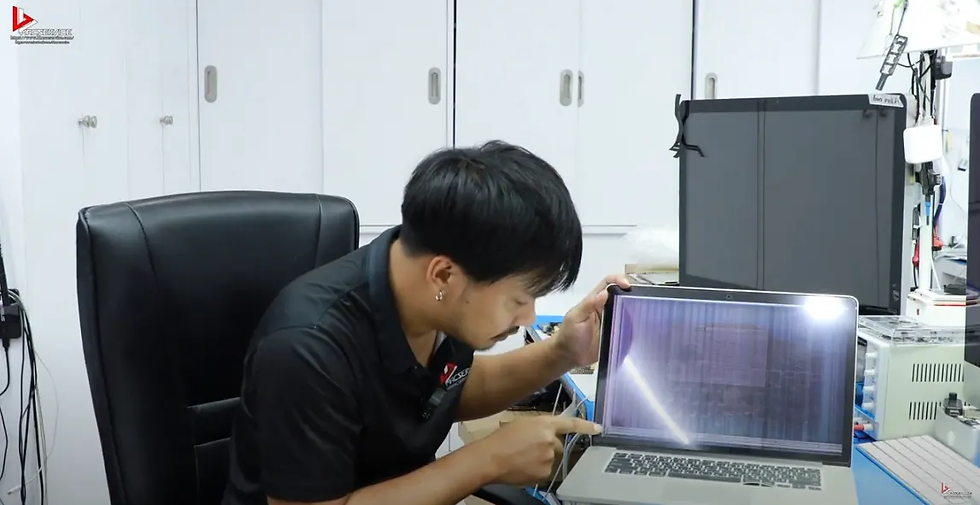 Macbook Pro 15" A1398 จอแตก จอเป็นเส้น