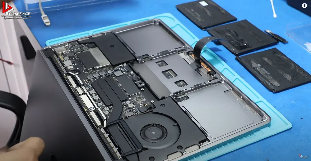 Macbook Pro 13" 2017 A1708 แบตเตอรี่บวม