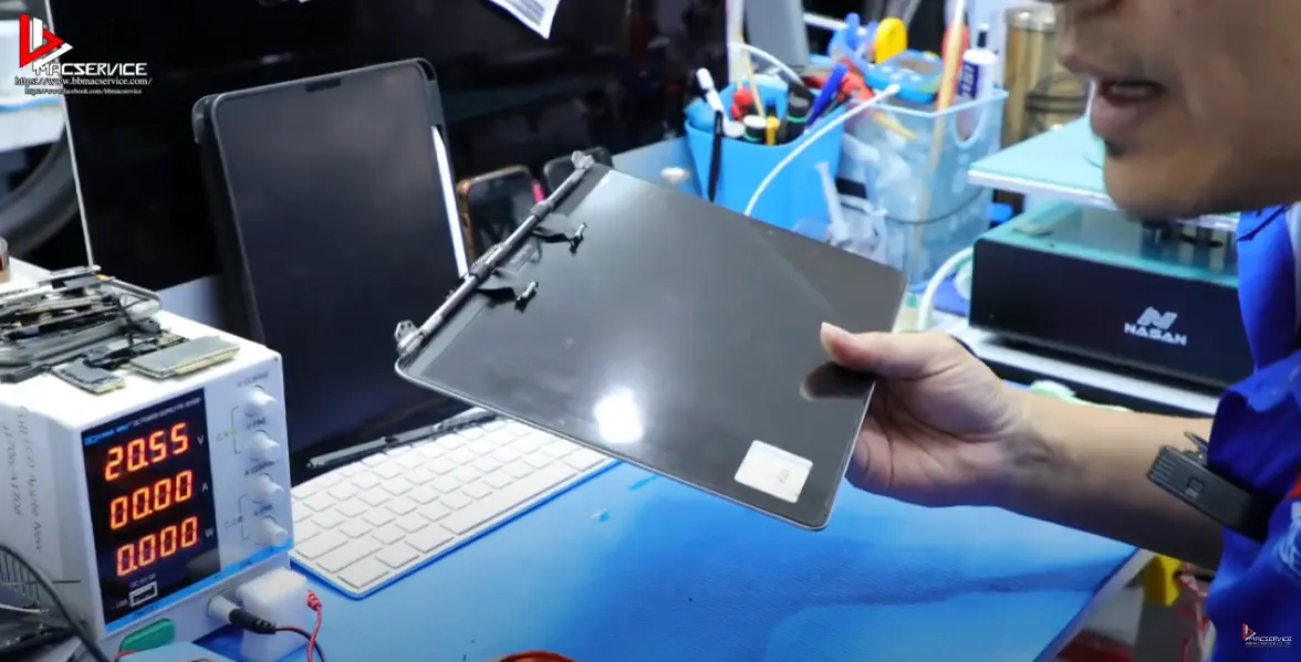 Macbook Pro 13" 2016 จอสีเพี้ยน