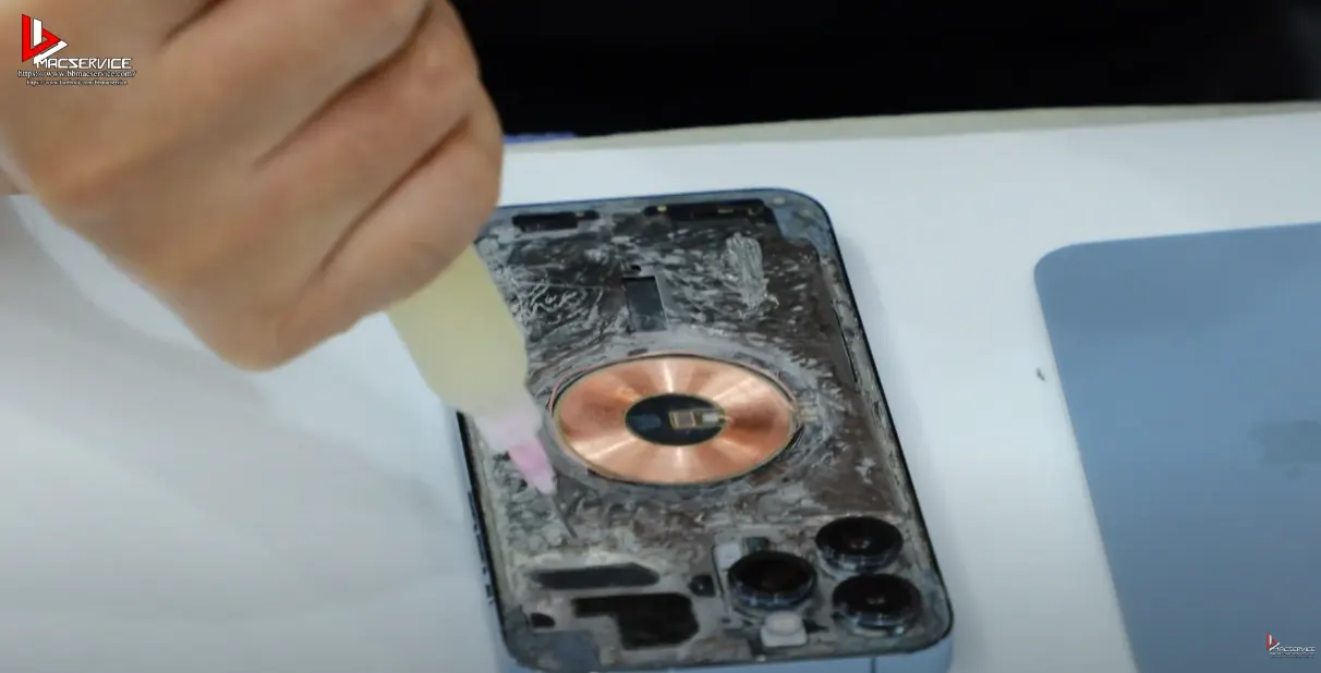 เปลี่ยนฝาหลัง iPhone 13 Pro Max