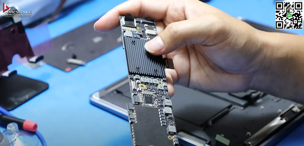 Macbook Air A1932 เปิดไม่ติด เครื่องโดนน้ำ