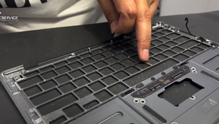 ซ่อม Macbook Pro 13 นิ้ว M1 A2337 คีย์บอร์ดเสีย
