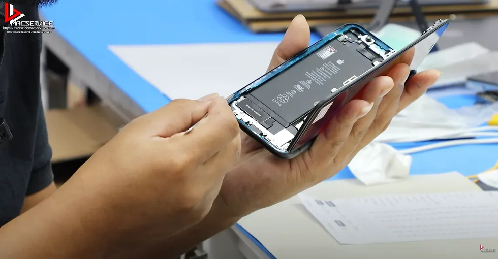 เปลี่ยนแบตเตอรี่ iPhone 11 แบตเตอรี่เสีย