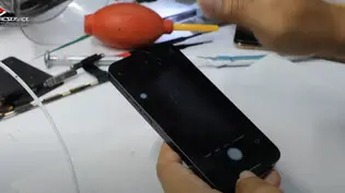 ลอกกระจก iPhone 13 จอแตก