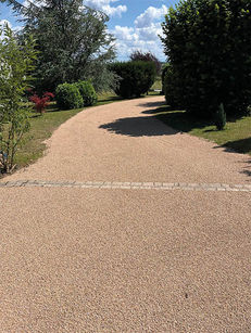 Allée gravillons, allée de cour, jardin, accès jardin, accès piéton, accès voiture, chemin, gravillons