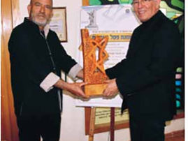 От Маалота Таршихи до Иерусалима: "Статуя Единства”