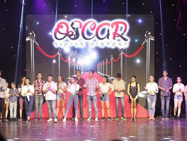 На сцене - блистательный "Оскар"