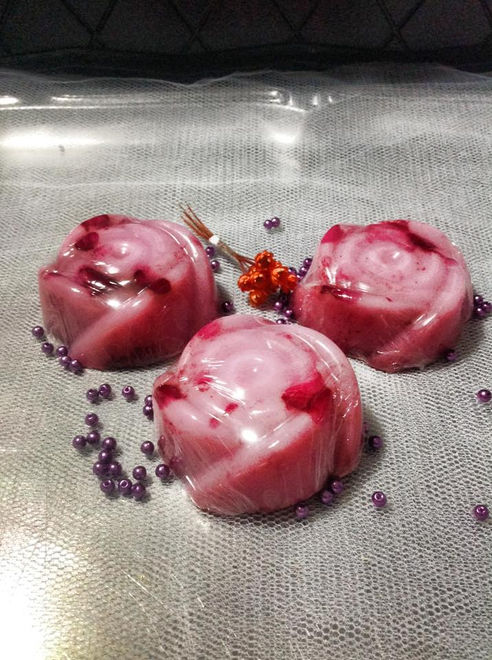 Sabonete artesanal de rosas