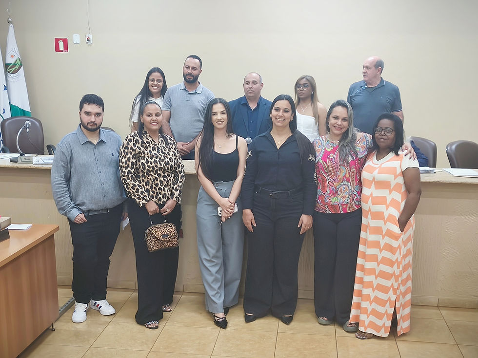 Mara (primeira da direita para a esquera) com os demais membros da diretoria: Gabriel, Maiara, Jéssica, Amanda e Thais
