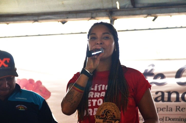 Thainara defendeu em seu discurso a transferência das áreas de reforma agrária do Estado para o Governo Federal