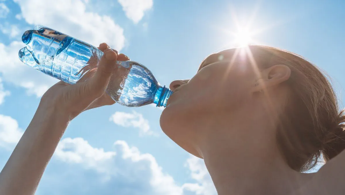 Defesa civil do estado orienta sobre cuidados durante o calor extremo