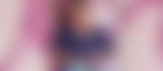 “Graças ao diagnóstico precoce, foi possível a cura”, relata Ana Carolina em depoimento do Outubro Rosa