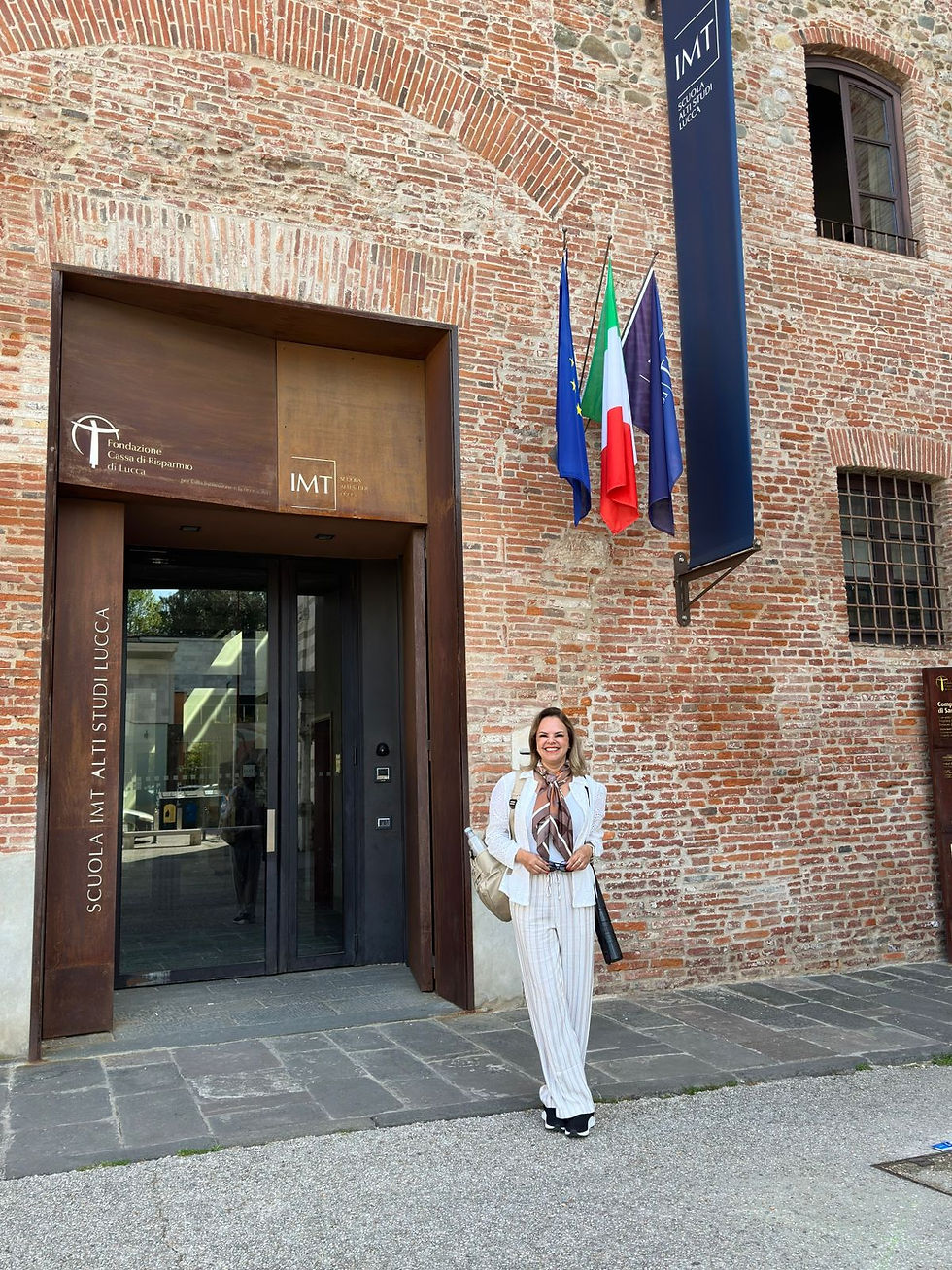 PROFESSORA DA REDE NEXUS APRESENTA PESQUISA SOBRE NEUROTECNOLOGIAS, LIMITES ÉTICOS E REGULAMENTAÇÃO NORMATIVA EM CONGRESSO INTERNACIONAL DE NEUROÉTICA EM LUCCA, ITÁLIA