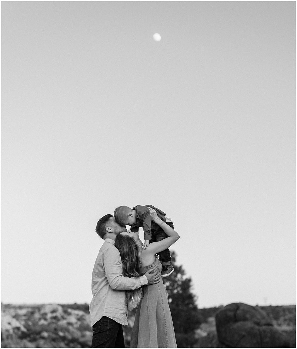 Family portrait at Lake Watson in Prescott Arizona by Jennifer Bowen Photography