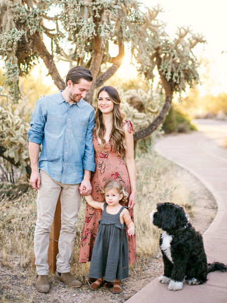 Beautiful desert sunset photos with the Emerson family in Scottsdale