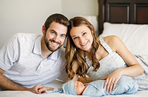 newborn_family_photos_home_lifestyle_photographer_jennifer_bowen_photography_0023.jpg