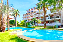 PISCINA y JARDIN